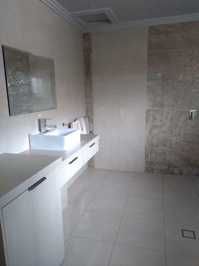 Kindred Studio Apartments Leeton Esterno foto