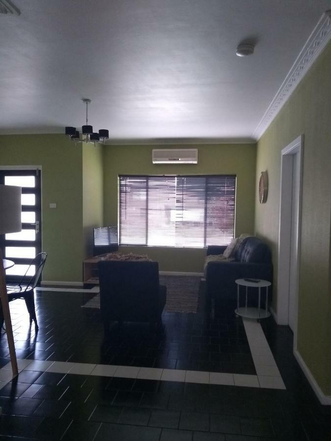 Kindred Studio Apartments Leeton Esterno foto